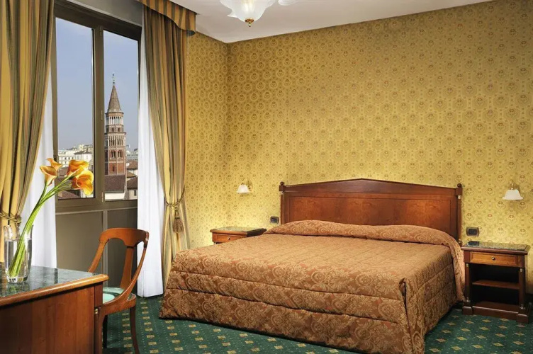 Grand Plaza