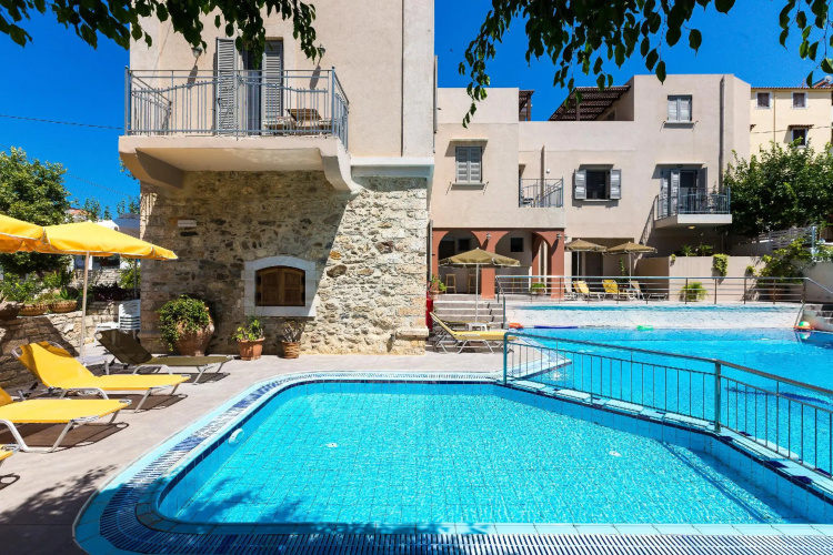 Philoxenia Apartments