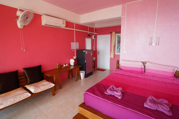 Standard room with land view