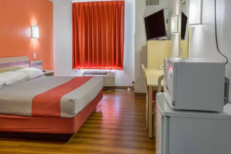 Motel 6 Redmond, OR