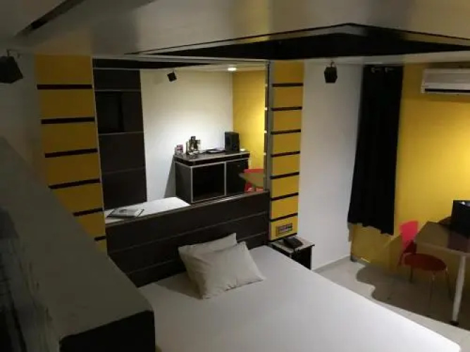 Luna Motel