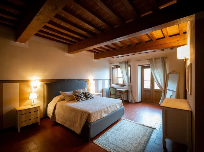 Villa in Tuscany With Pool & Panoramic Views