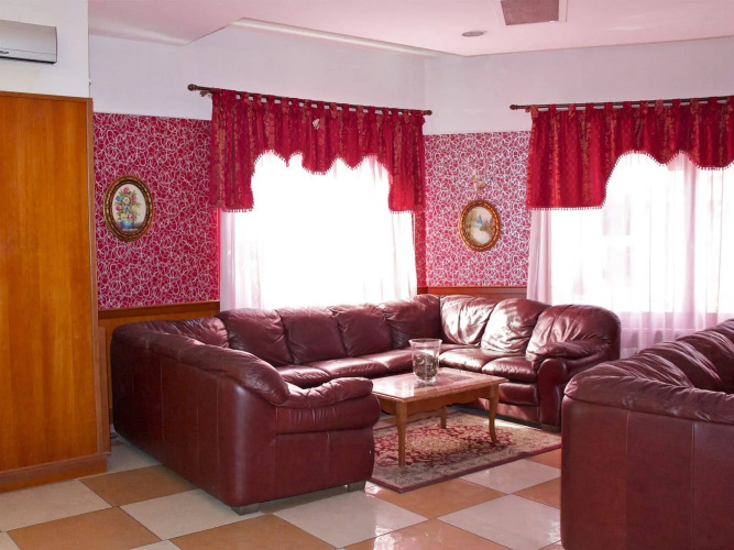 Business Hotel