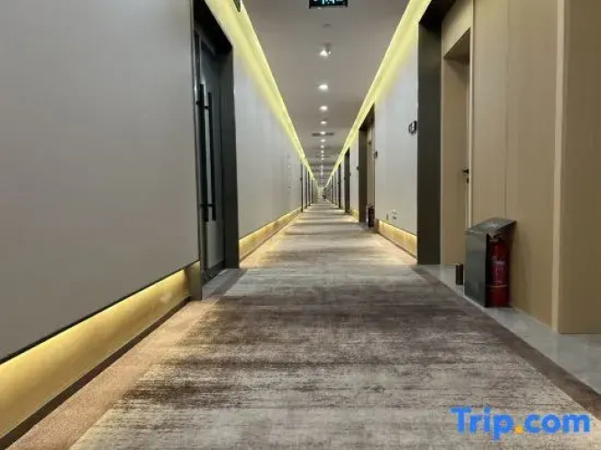 Pingliang Sports Park Hotel