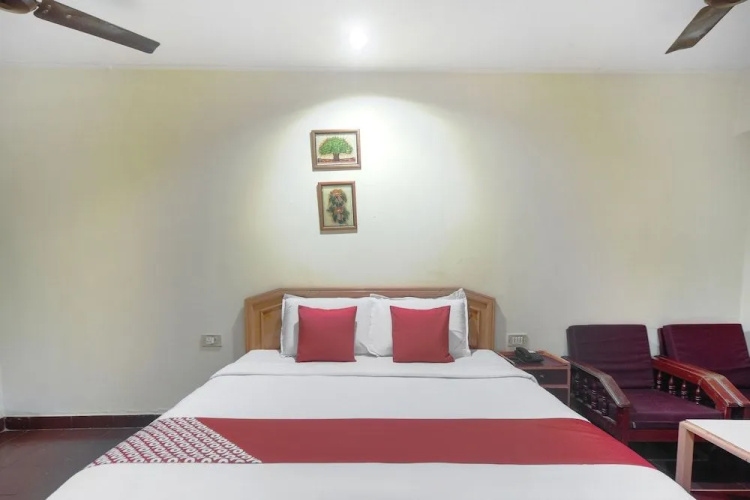 OYO 43893 Uhome Hotel Pvtltd
