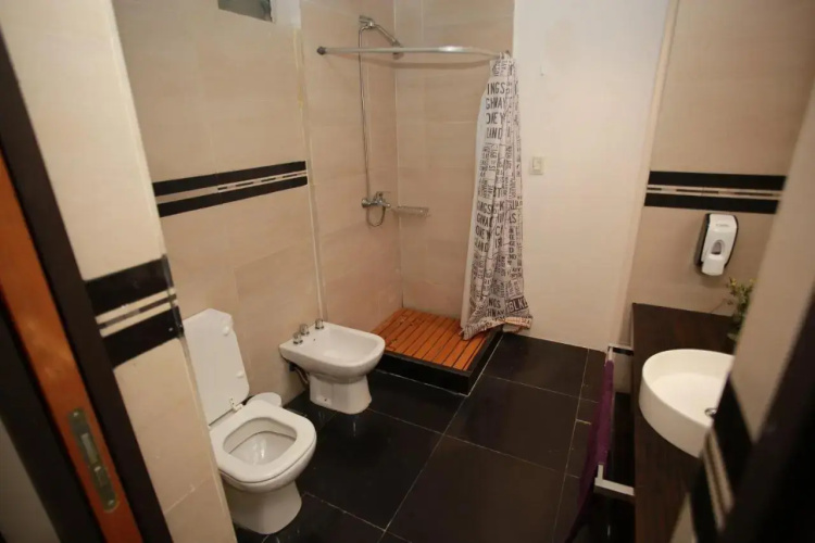 Roots Backpackers