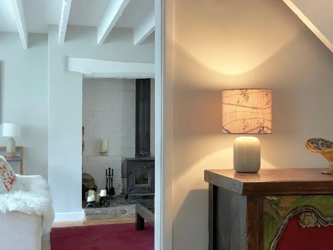Stunning 3-bed Thatched Cottage in Dorset