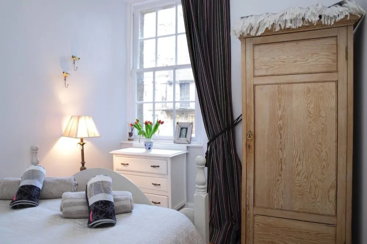 JOIVY Royal Mile Tower Apartment