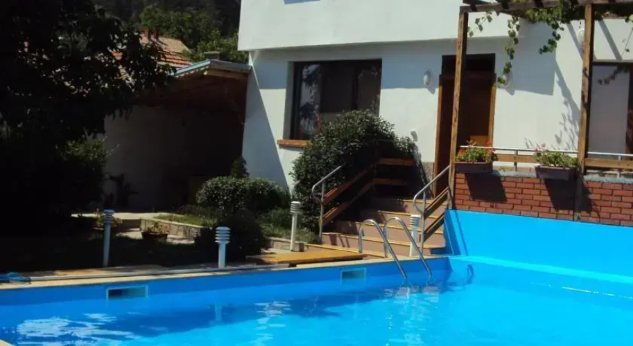 Villa Mirlevi