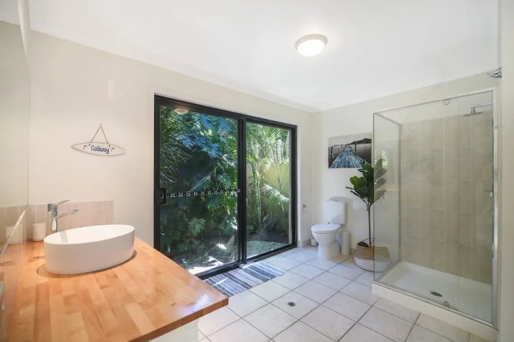 4 Bedrooms Cottage