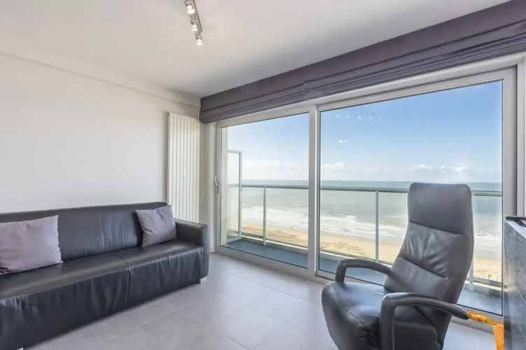 Charming Studio on the Seafront With sea View