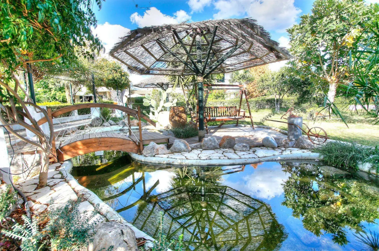 Sunny Garden