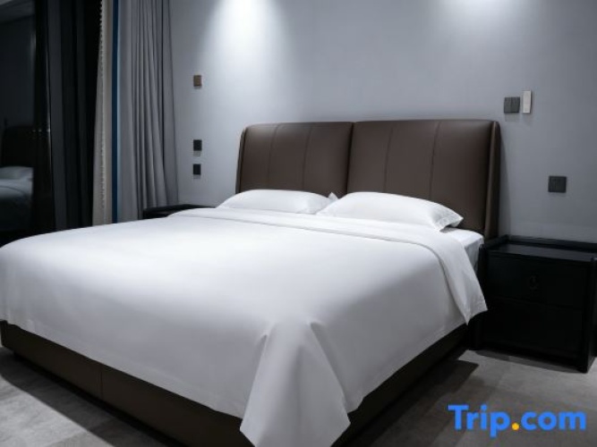 6 Bedrooms Deluxe Suite with balcony and with river view