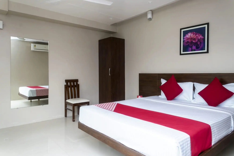 OYO 18340 Grand Pune