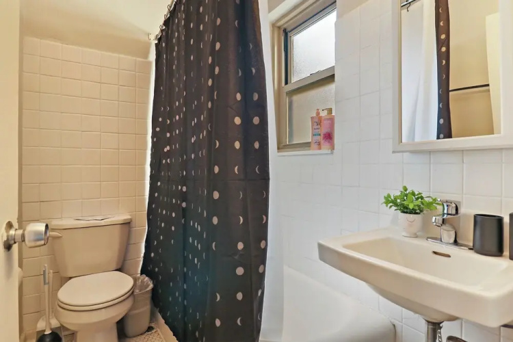 Lively 1BR - Kenwood 408