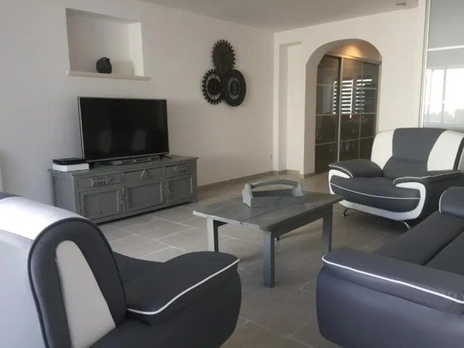 3 Bedrooms Cottage