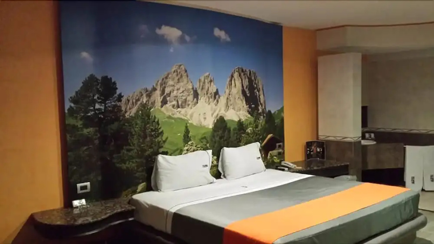 Motel Kiss