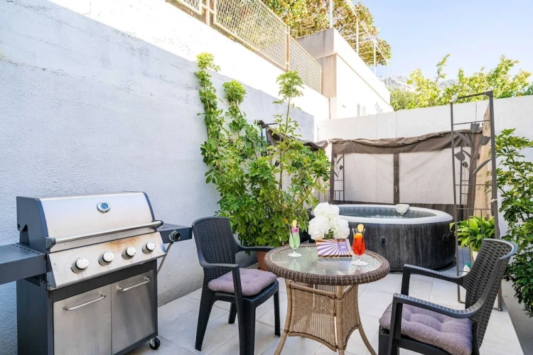 2 Bedrooms Apartment with balcony
