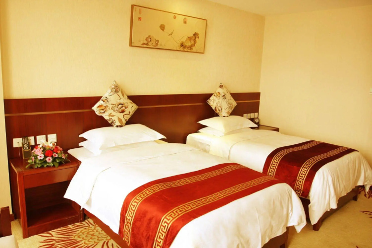 Fuyong Yulong Hotel