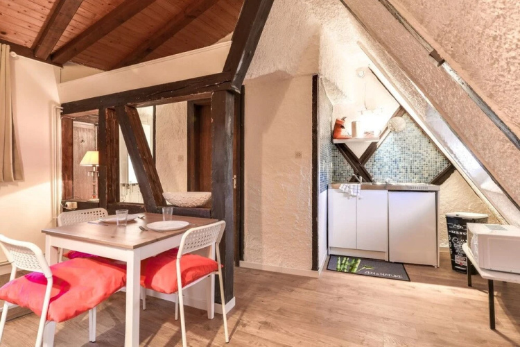 Lovely Apartment With a Small Terrace