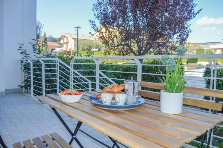 1 Bedroom Apartment with sea view