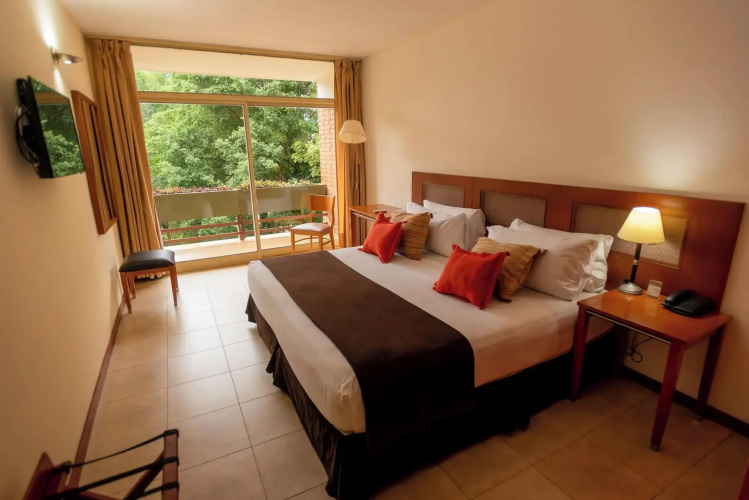 Raices Esturion Hotel