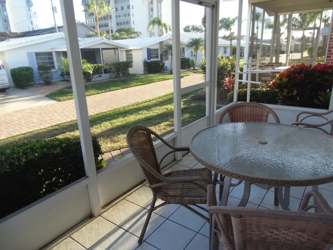 Aloha Kai - Unit 3 2 Bedrooms 1 Bathroom Apts