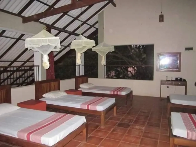 Bed in Dorm with balcony and with garden view