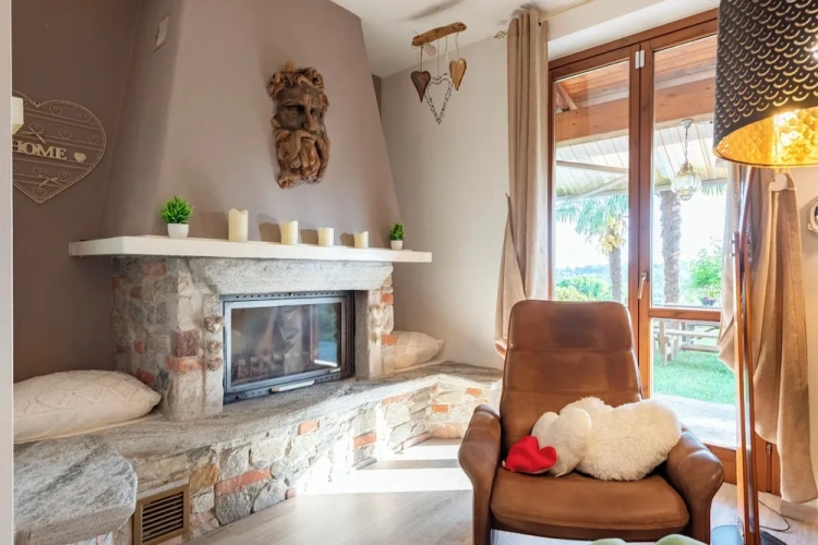 2 Bedrooms Family Cottage with lake view