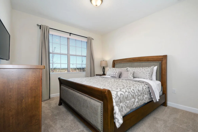 Modern 5 bedroom home in Champions Gate