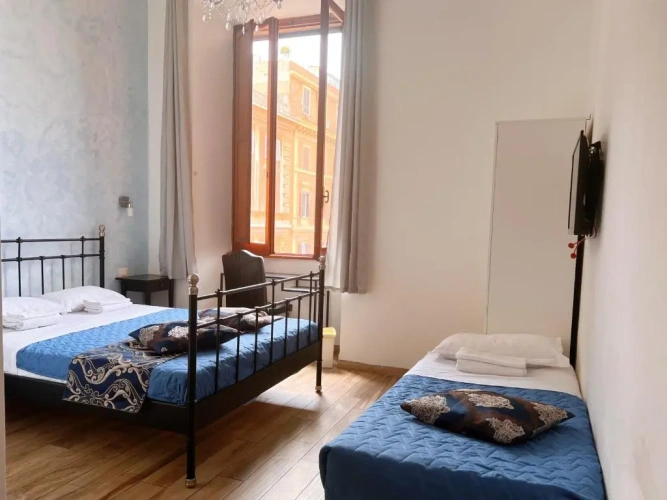 Standard Triple room