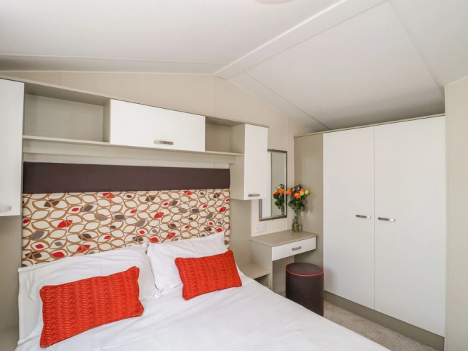 18D Shorefield Country Park
