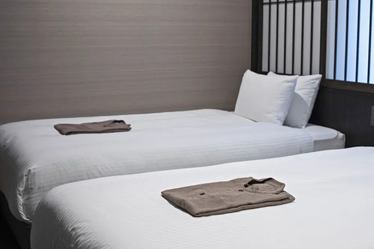 Hotel Ninja Black
