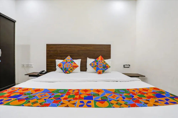 Fabhotel Kinsfolk