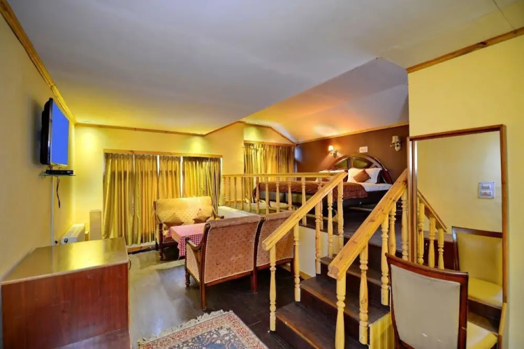 Hotel Pine Palace Resort