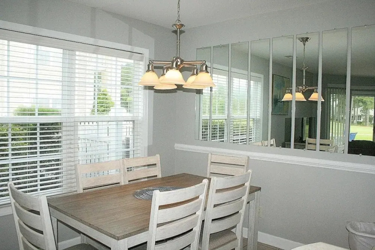 2503m 1 Bedroom Condo by RedAwning