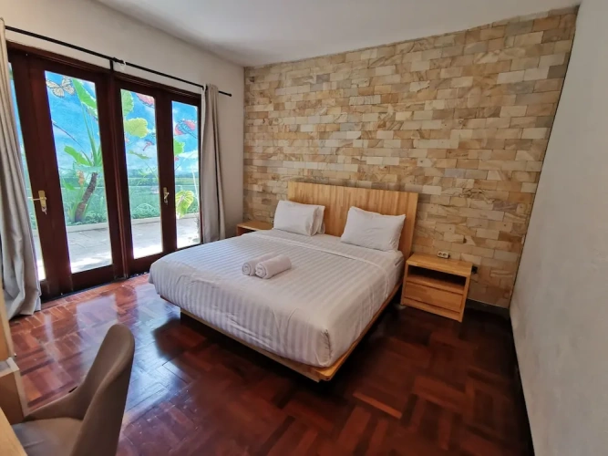 2 Bedrooms Villa