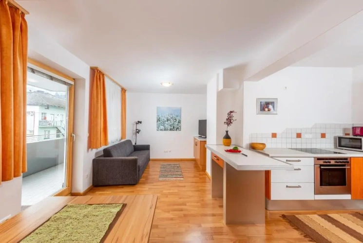 2 Bedrooms Apartment