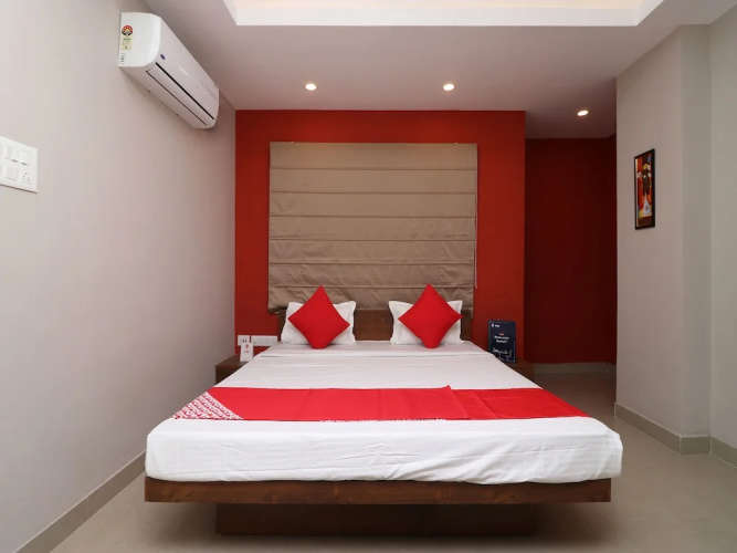 OYO 13167 Nirvana Lodge