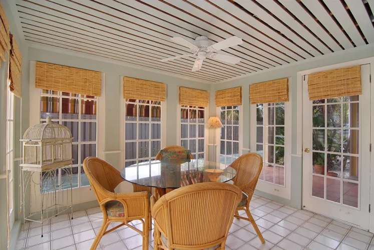 810 Gulfside