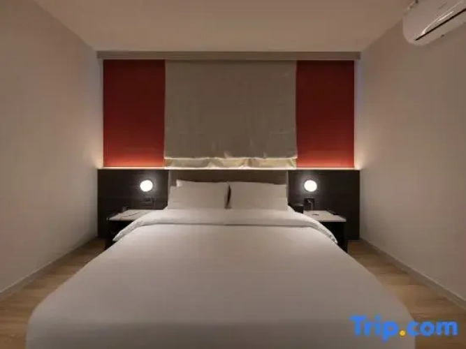 Quadruple Family Suite