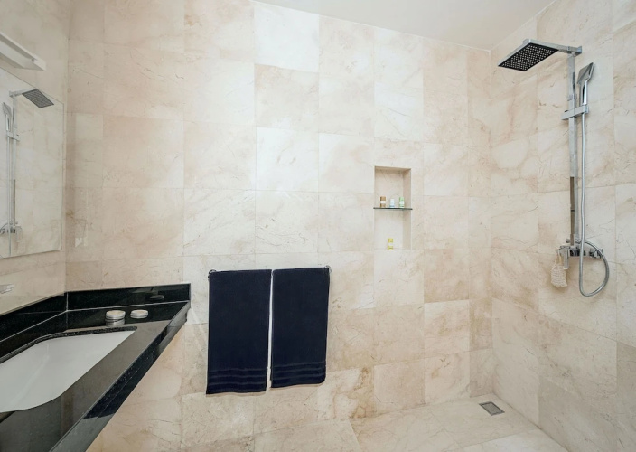 Bukit Pool Suites