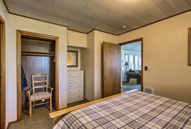 Oceanfront Escape w/ Pacific Views: Surf & Explore