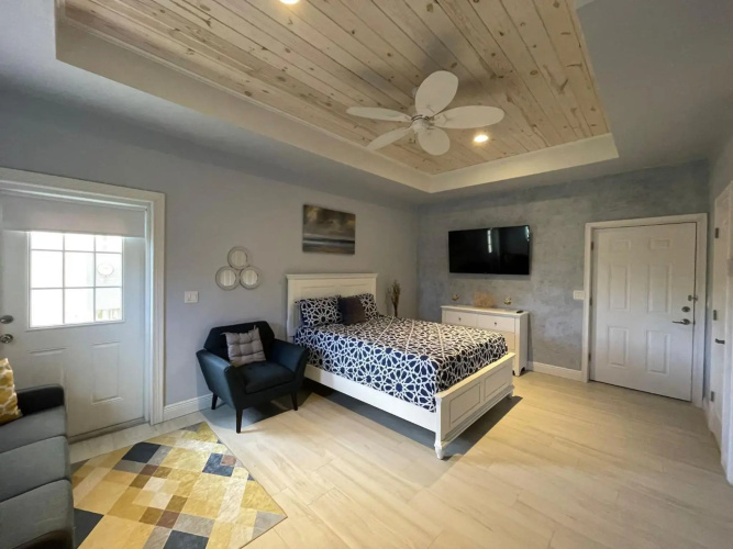 Nicole's Nest: Brand New Exquisite Studio Hideaway