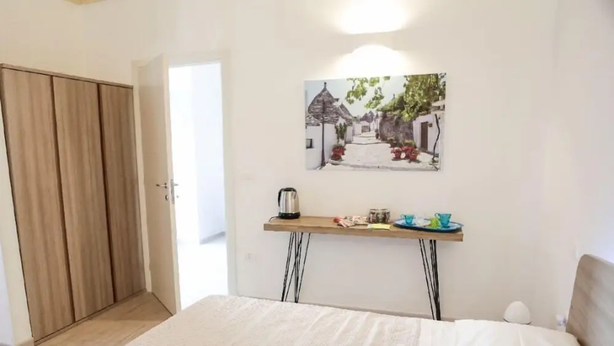 Ailanthus Holiday Suites