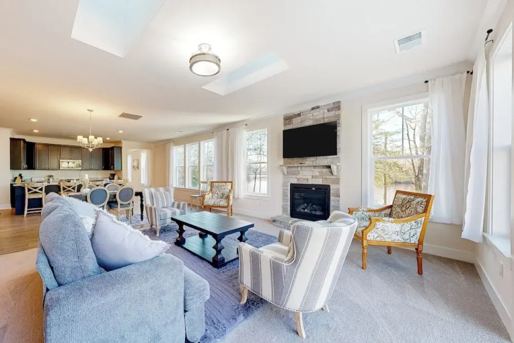 3BR Riverfront Home w/ Kayaks & Game Room