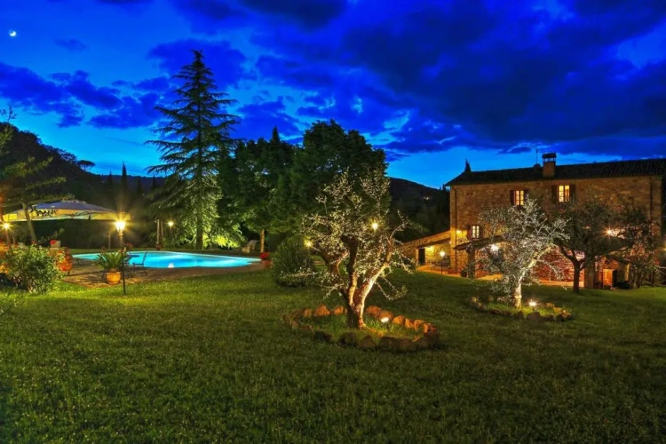 4 Bedrooms Villa