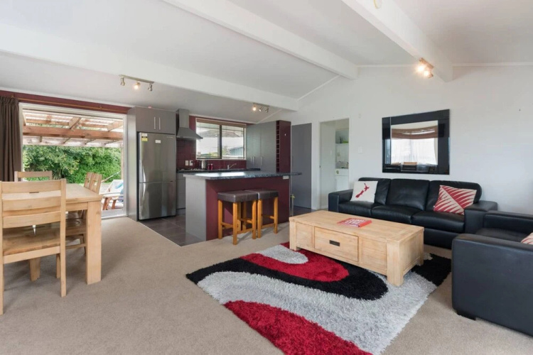 Awesome 4 Bed Beach House