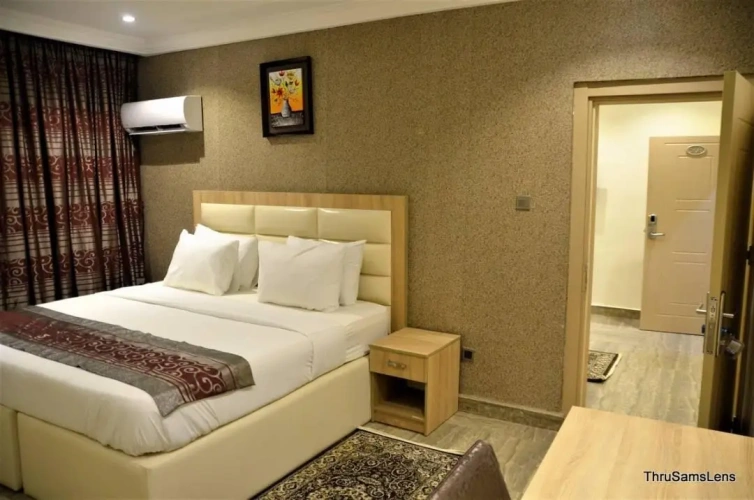 Ambassador Double Suite