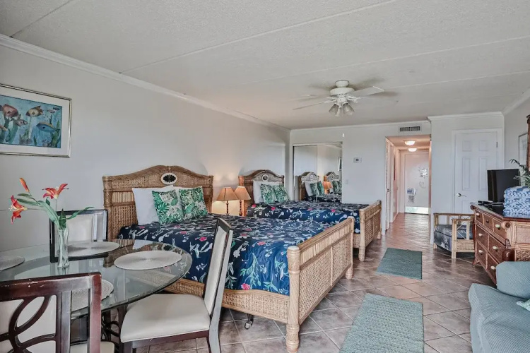 Oceanfront Townhouse With Shared Pools, Ocean View, Wifi, W/d, and Central AC